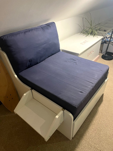 Futon with pull - futon, a